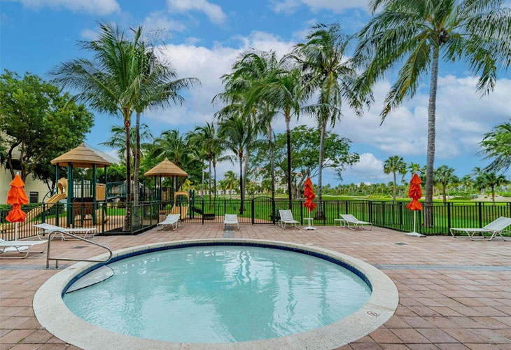 Turnberry On The Green Condos For Sale & Rent | Picture 5