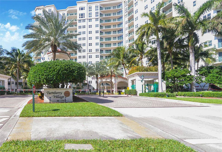 Turnberry Village South Condos For Sale & Rent | Picture 2