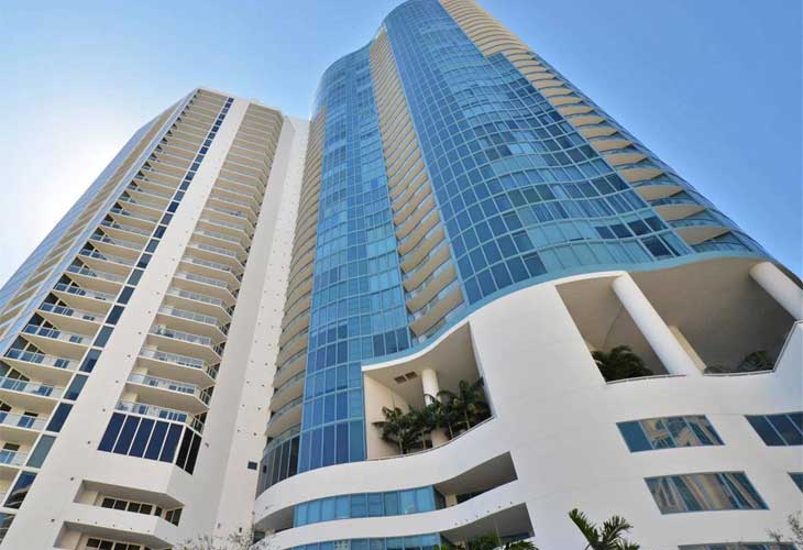 Las Olas River House