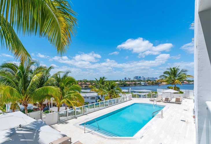 Tiffany House Condos For Sale & Rent | Picture 3