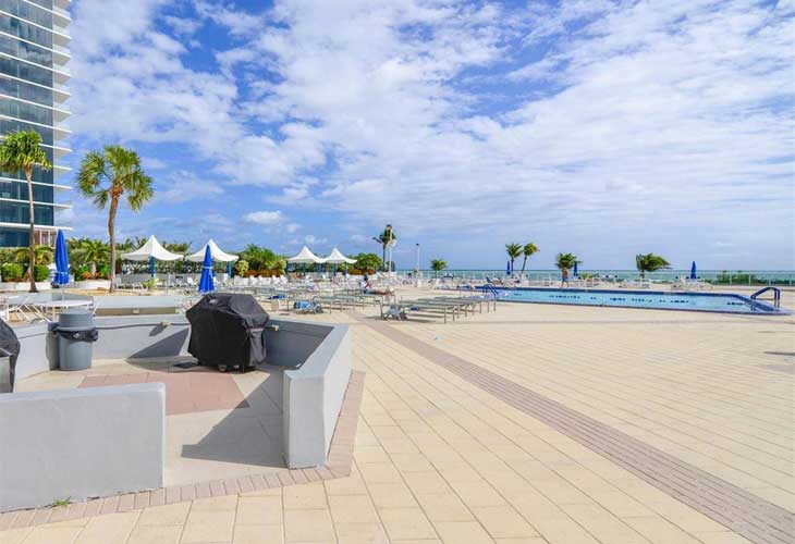Parker Plaza Hallandale Beach