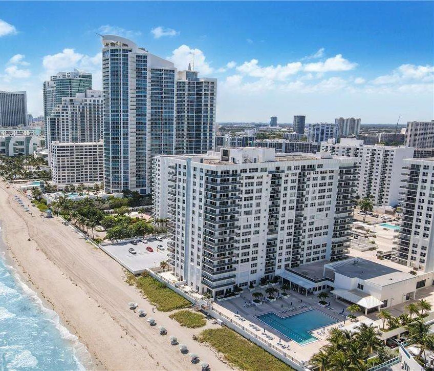 Aquarius Condos For Sale & Rent | Picture 3