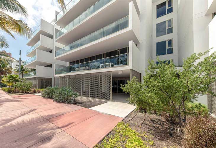 300 Collins Condos For Sale & Rent | Picture 2