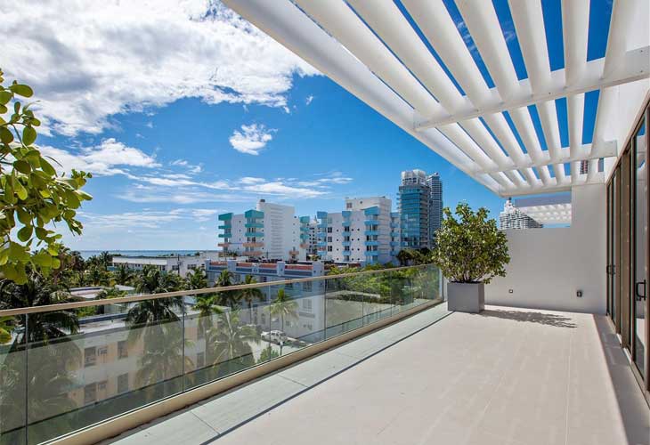 300 Collins Condos For Sale & Rent | Picture 4