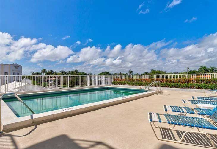 Clearview Towers Condos For Sale & Rent | Picture 3