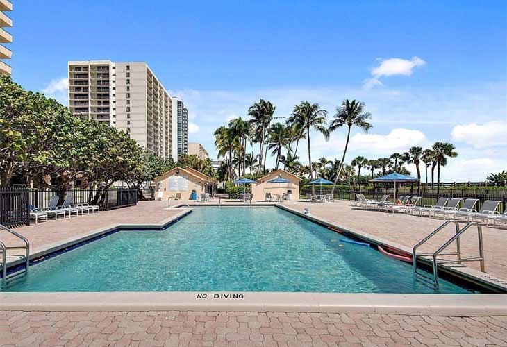 Club Atlantis Condos For Sale & Rent | Picture 5