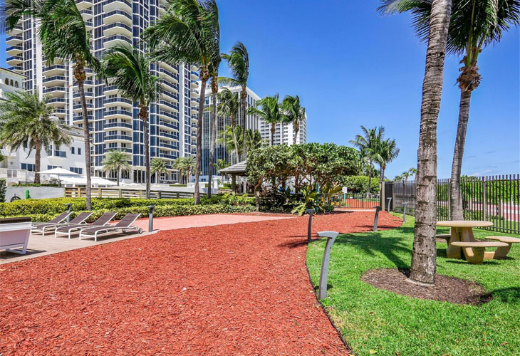 Green Diamond Condos For Sale & Rent | Picture 3