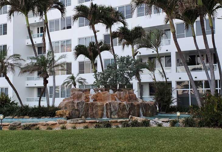 The Carriage Club North Condos For Sale & Rent | Picture 2