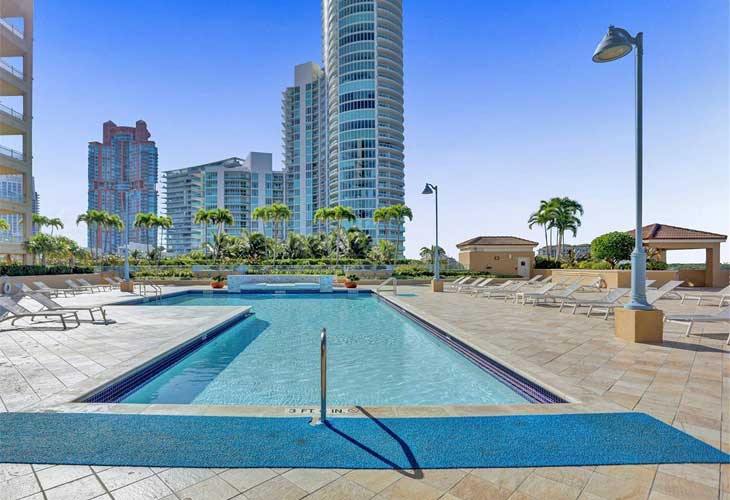 Yacht Club At Portofino Condos For Sale & Rent | Picture 3