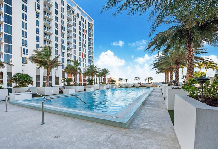 Bay House Condos For Sale & Rent | Picture 2