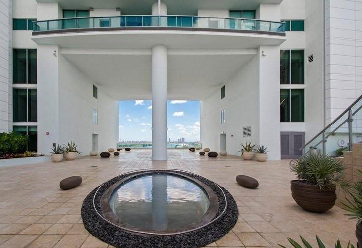 900 Biscayne | Picture 3