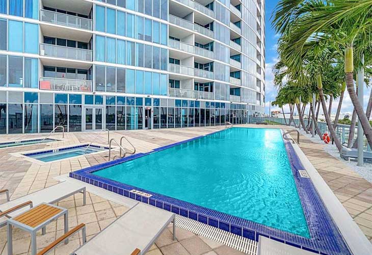 Blue 27 Condos For Sale & Rent | Picture 3