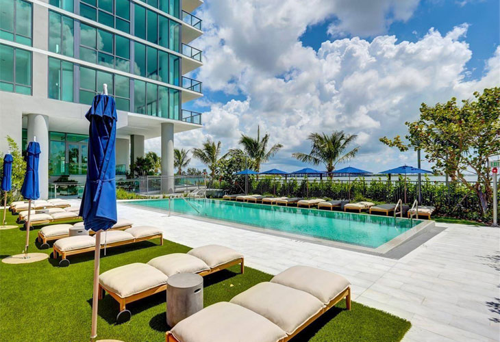 One Paraiso Condos For Sale & Rent | Picture 4