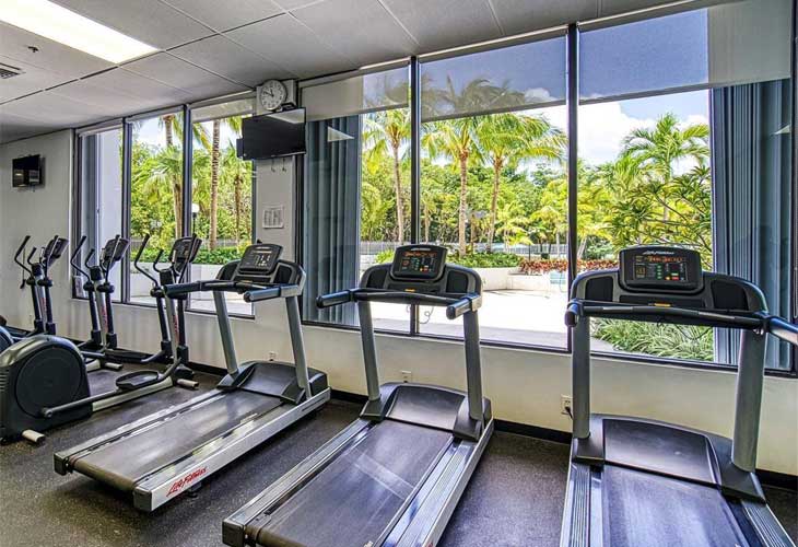 Arlen House Condos For Sale & Rent | Picture 4