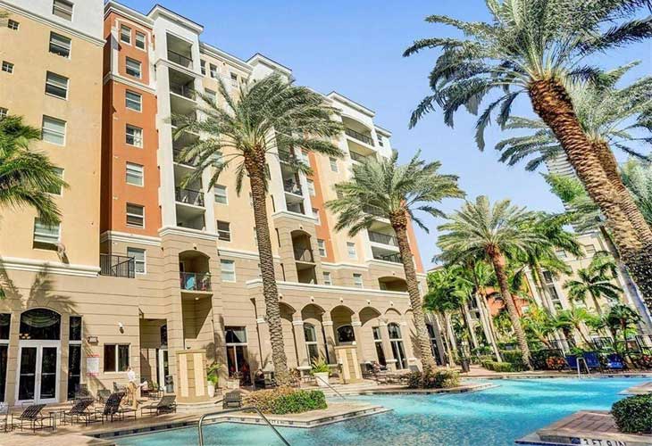 Porto Bellagio Condos For Sale & Rent | Picture 4