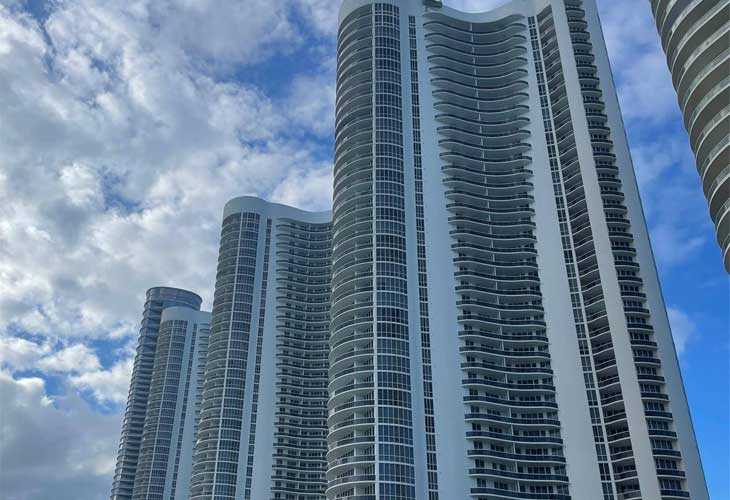 Trump Tower 1 Condos For Sale & Rent | Picture 1