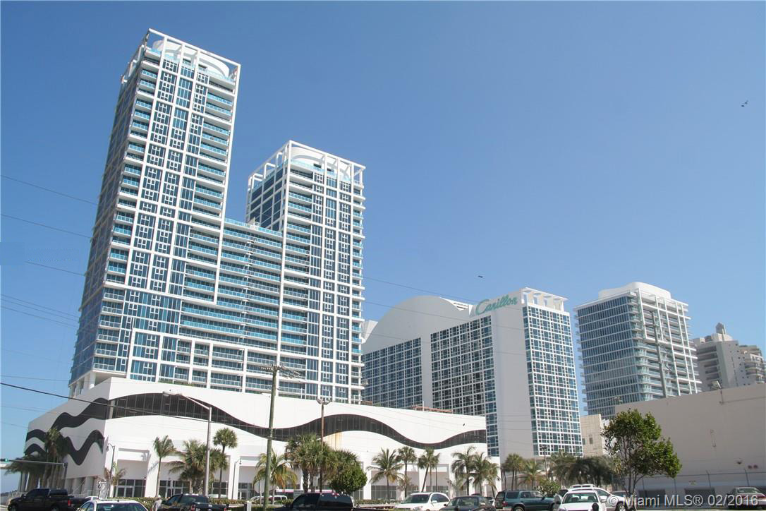 Central Carillon Beach Condo