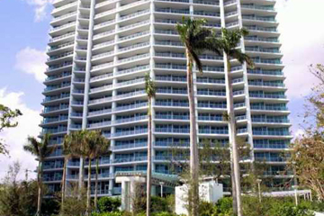 Grovenor House Condo