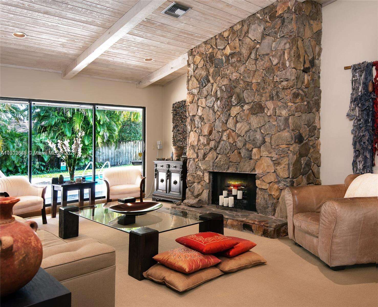 21311 23rd Ave, Miami, FL 33180 | Picture 1