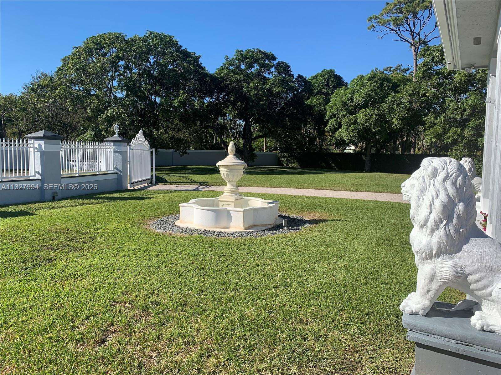 7625 75th Ave, Miami, FL 33143 - For Sale photo 2