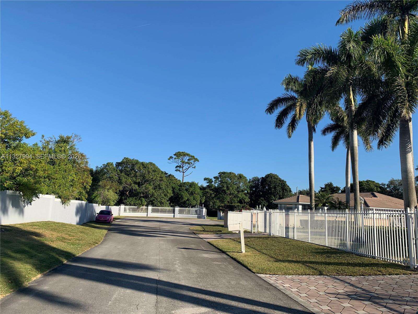 7625 75th Ave, Miami, FL 33143 - For Sale photo 7