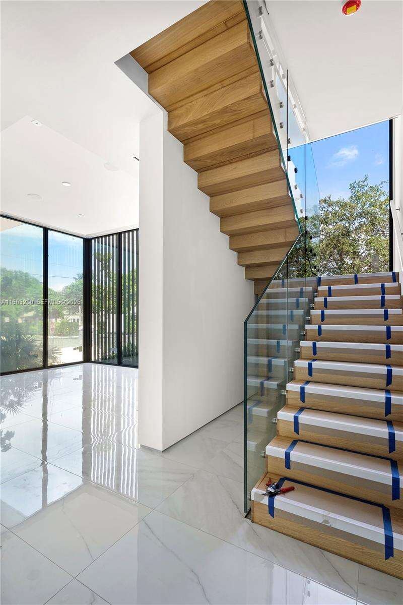 4430 Nautilus Dr, Miami Beach, FL 33140 | Picture 8