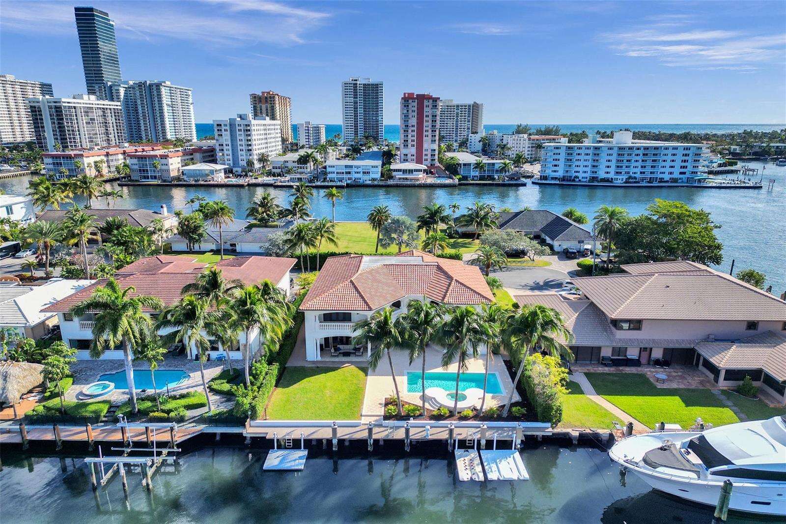 642 Palm, Hallandale Beach, FL 33009 - For Sale photo 11