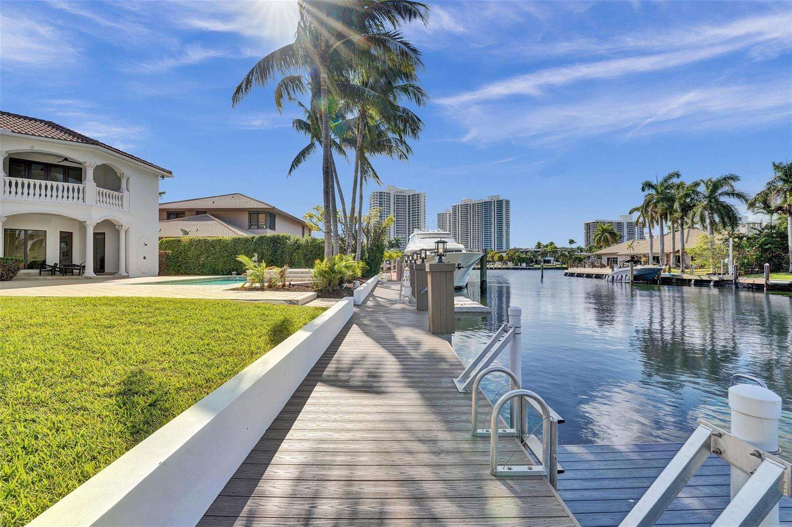 642 Palm, Hallandale Beach, FL 33009 - For Sale photo 3