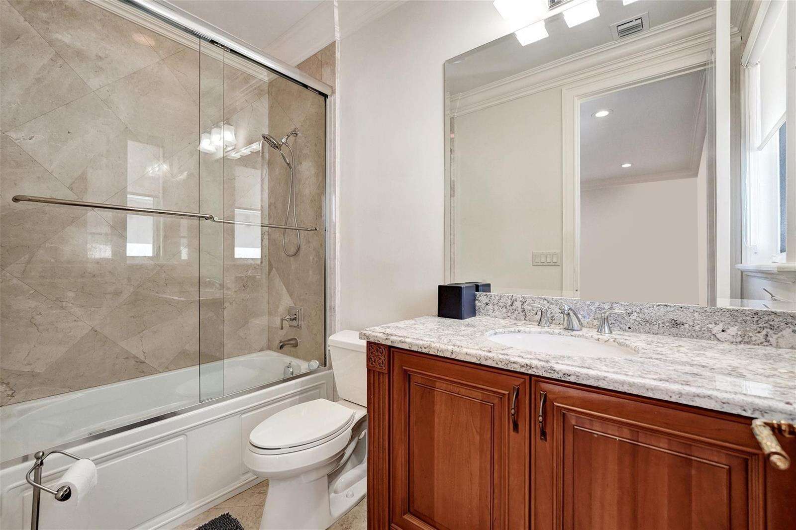 642 Palm, Hallandale Beach, FL 33009 - For Sale photo 54