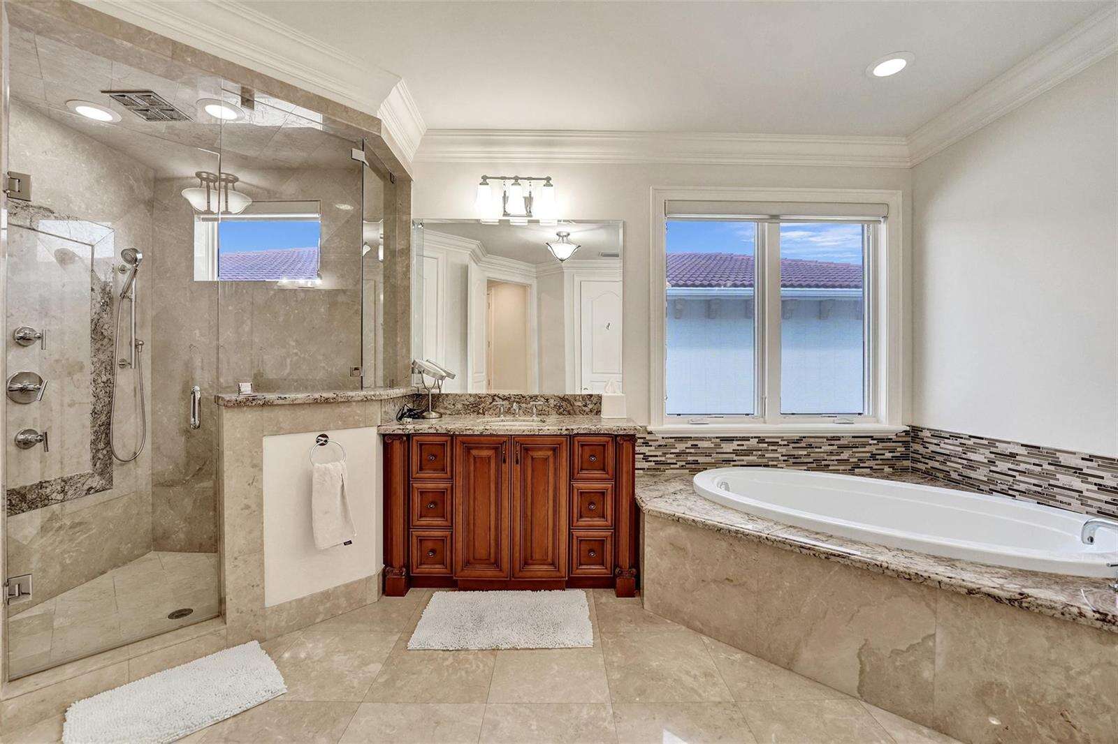 642 Palm, Hallandale Beach, FL 33009 - For Sale photo 59