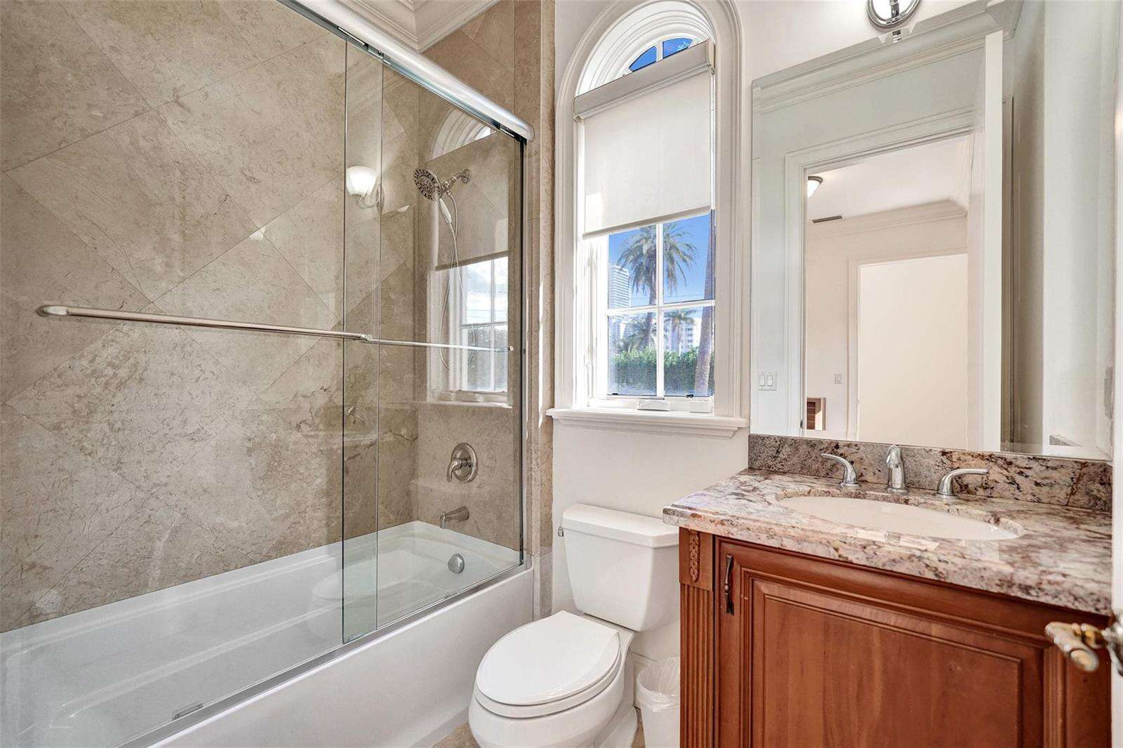 642 Palm, Hallandale Beach, FL 33009 - For Sale photo 65