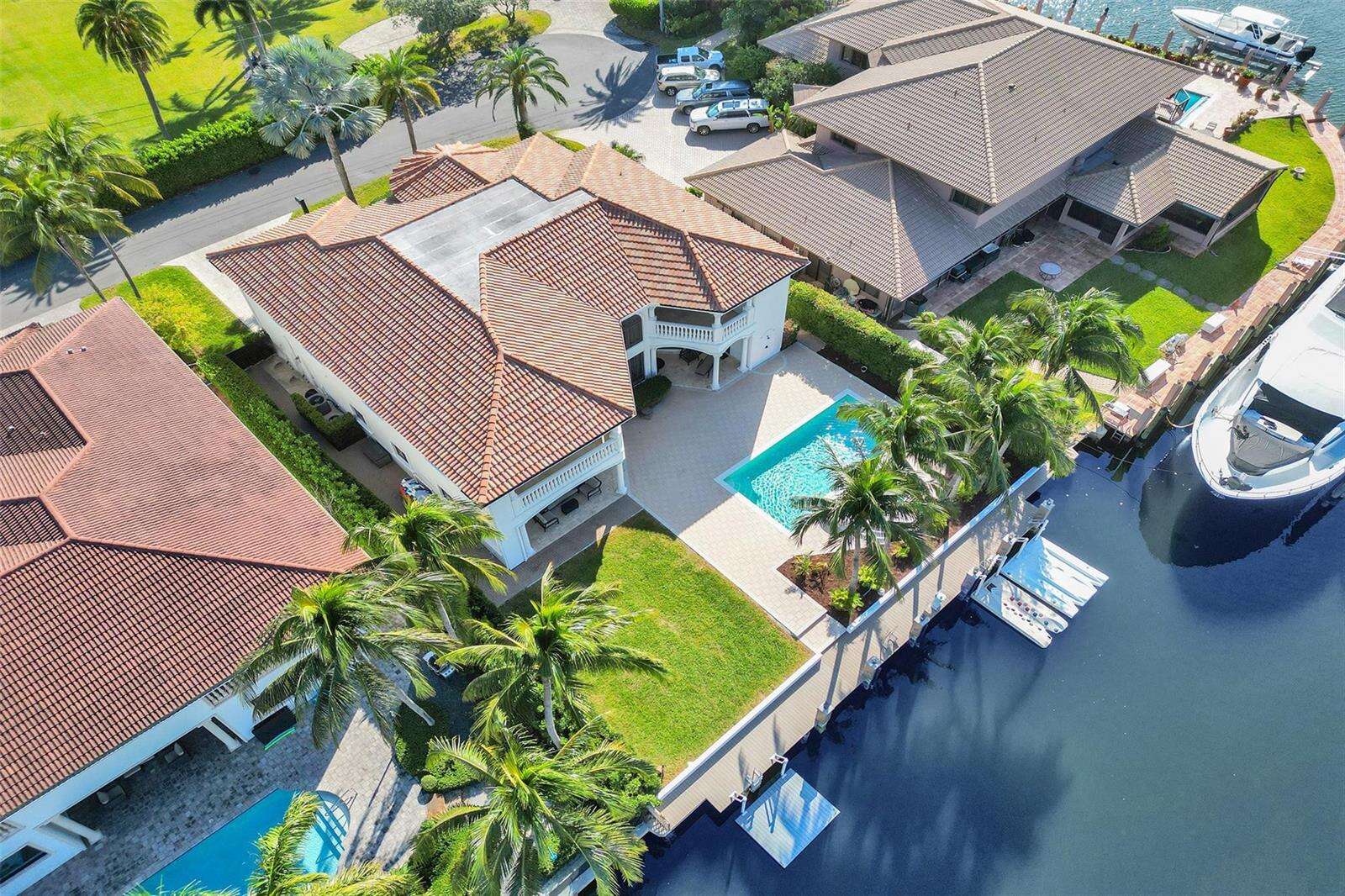 642 Palm, Hallandale Beach, FL 33009 - For Sale photo 8