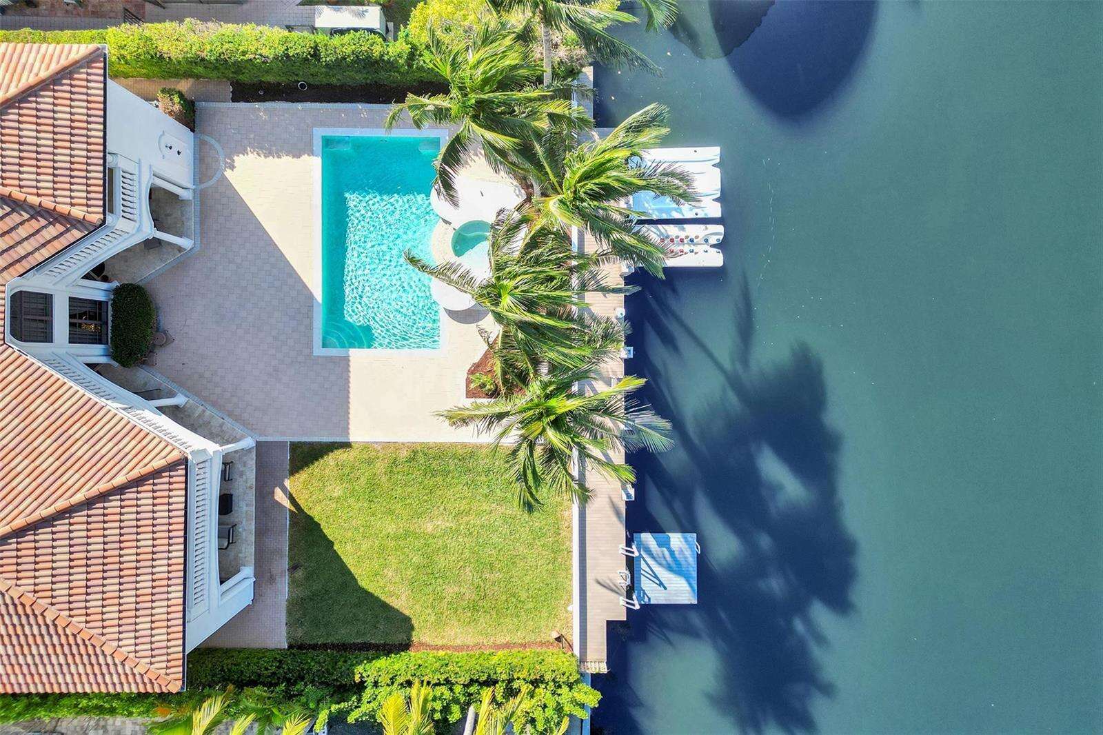 642 Palm, Hallandale Beach, FL 33009 - For Sale photo 9
