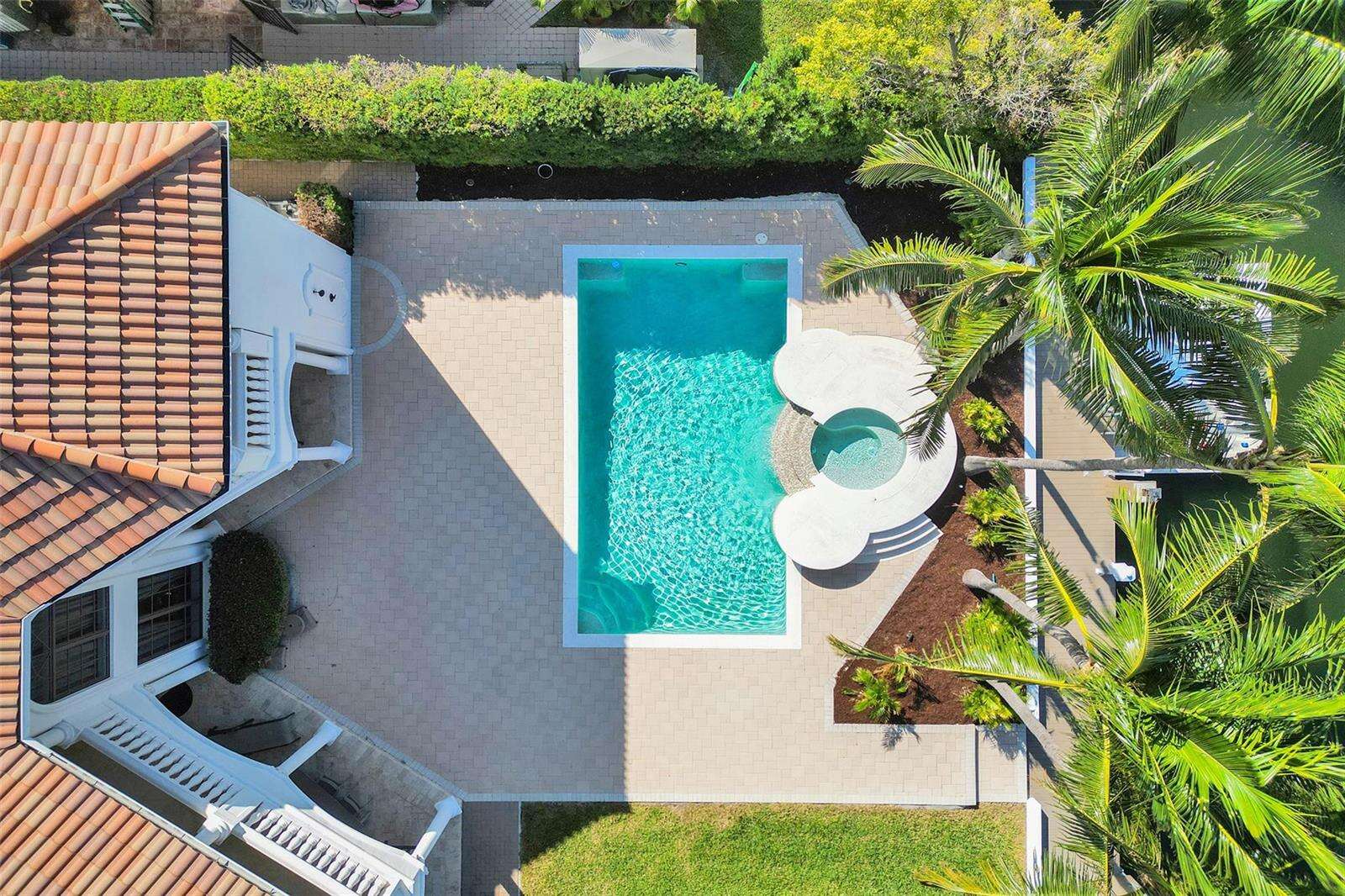 642 Palm, Hallandale Beach, FL 33009 - For Sale photo 10