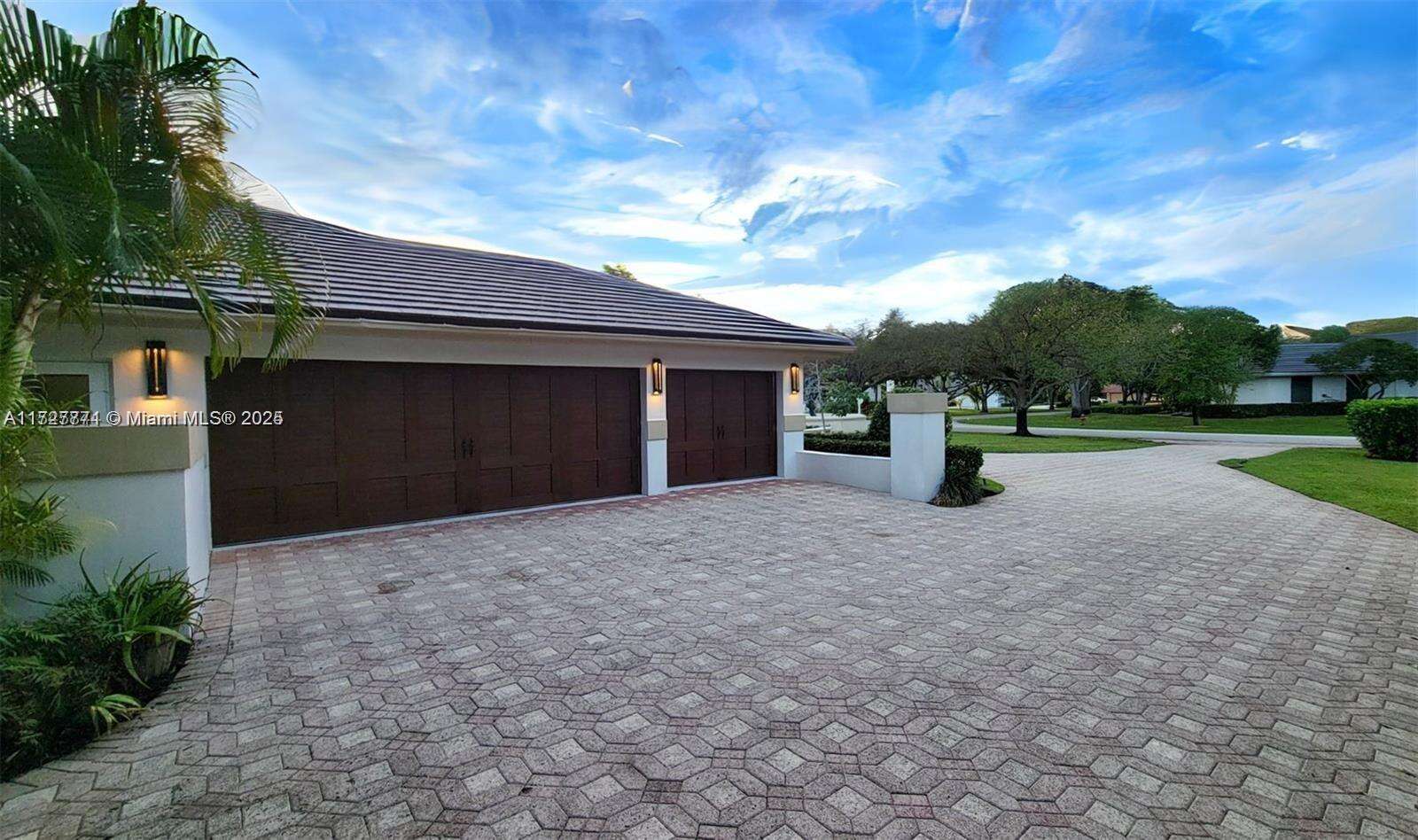 7700 Woodridge Dr, Parkland, FL 33067 - For Sale photo 2