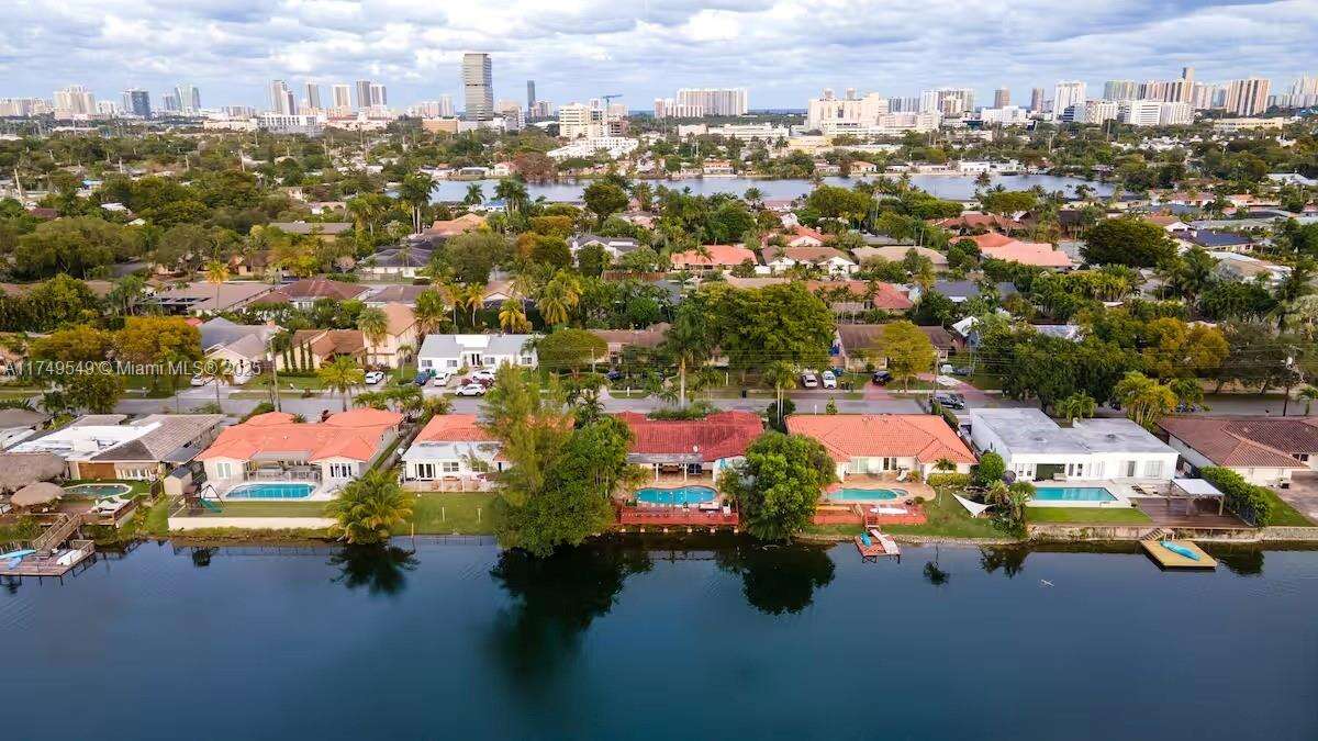 21250 23rd Ave, Miami, FL 33180 | Picture 2