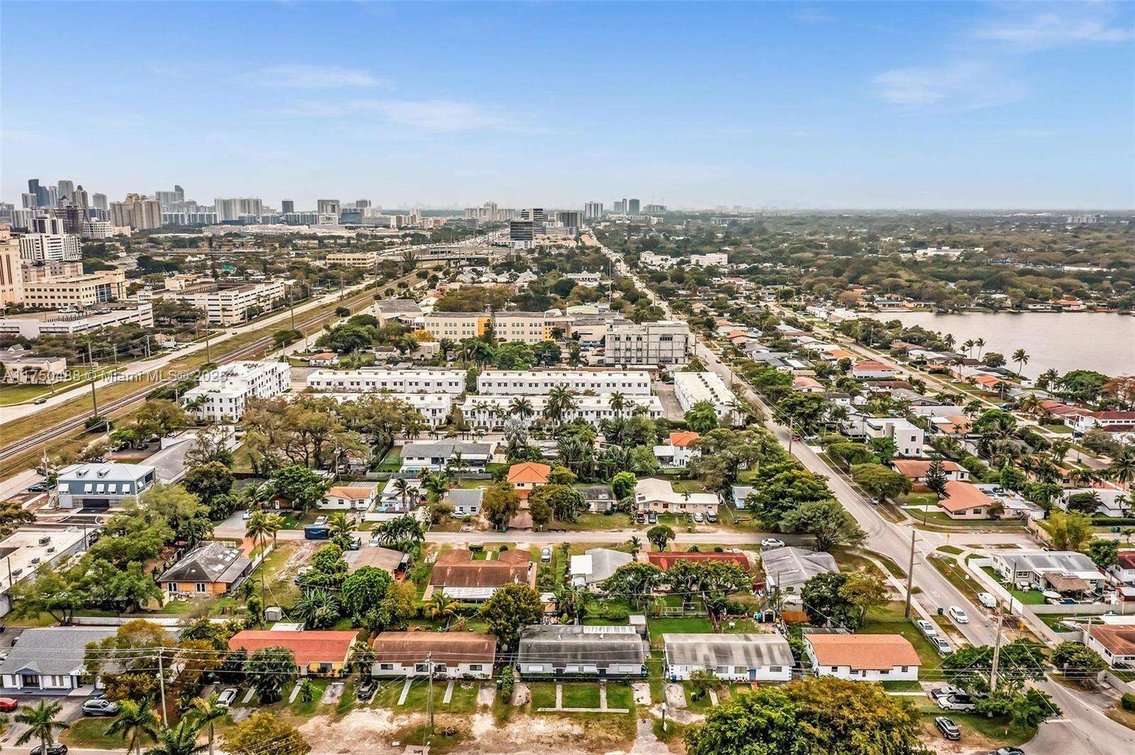 2631 214th St, Miami, FL 33180 | Picture 12