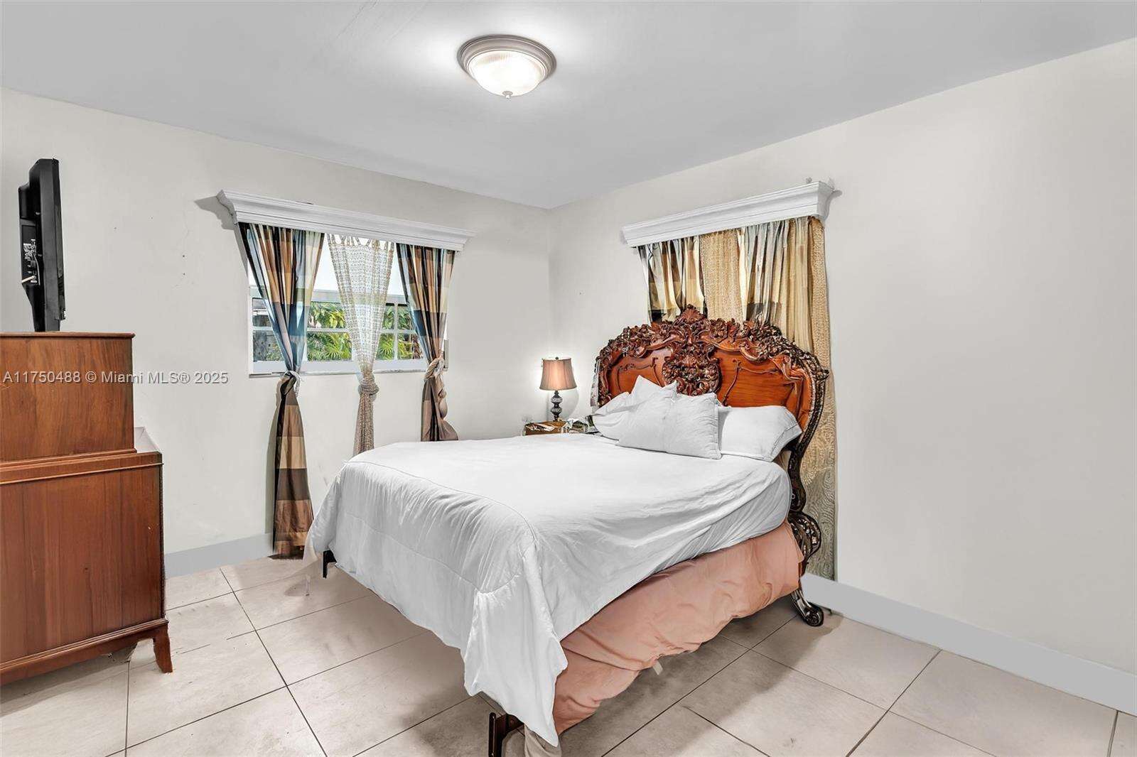 2631 214th St, Miami, FL 33180 | Picture 33