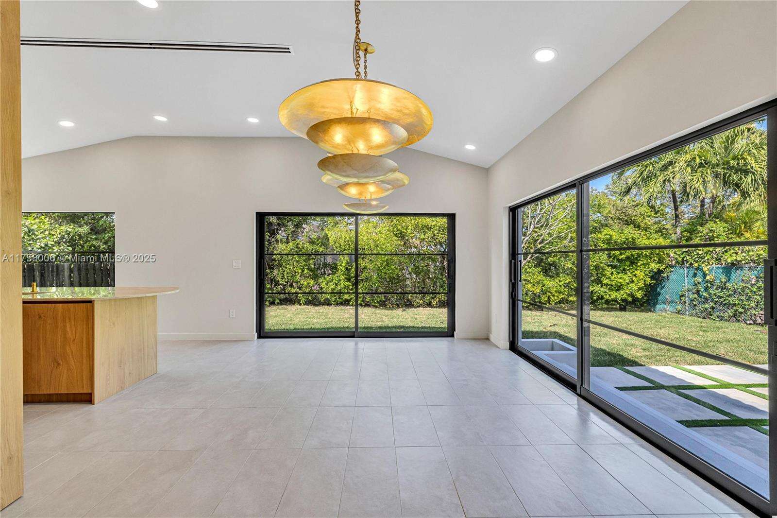 1323 Cleveland Rd, Miami Beach, FL 33141 | Picture 11