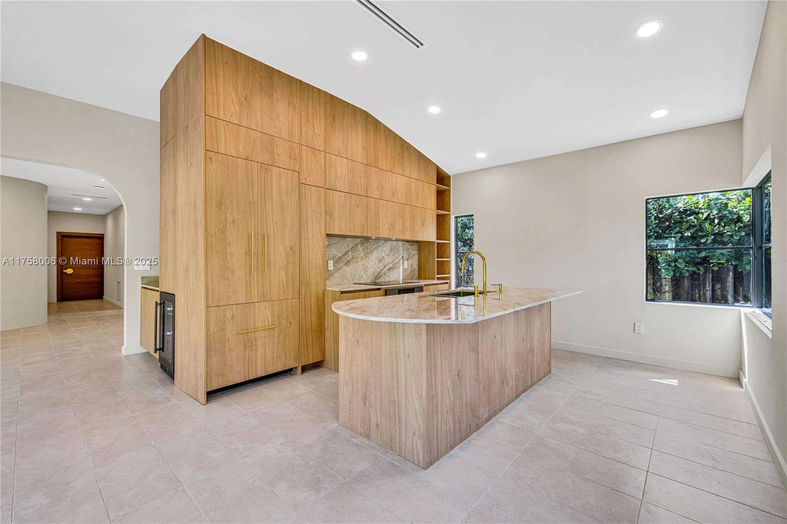 1323 Cleveland Rd, Miami Beach, FL 33141 | Picture 12