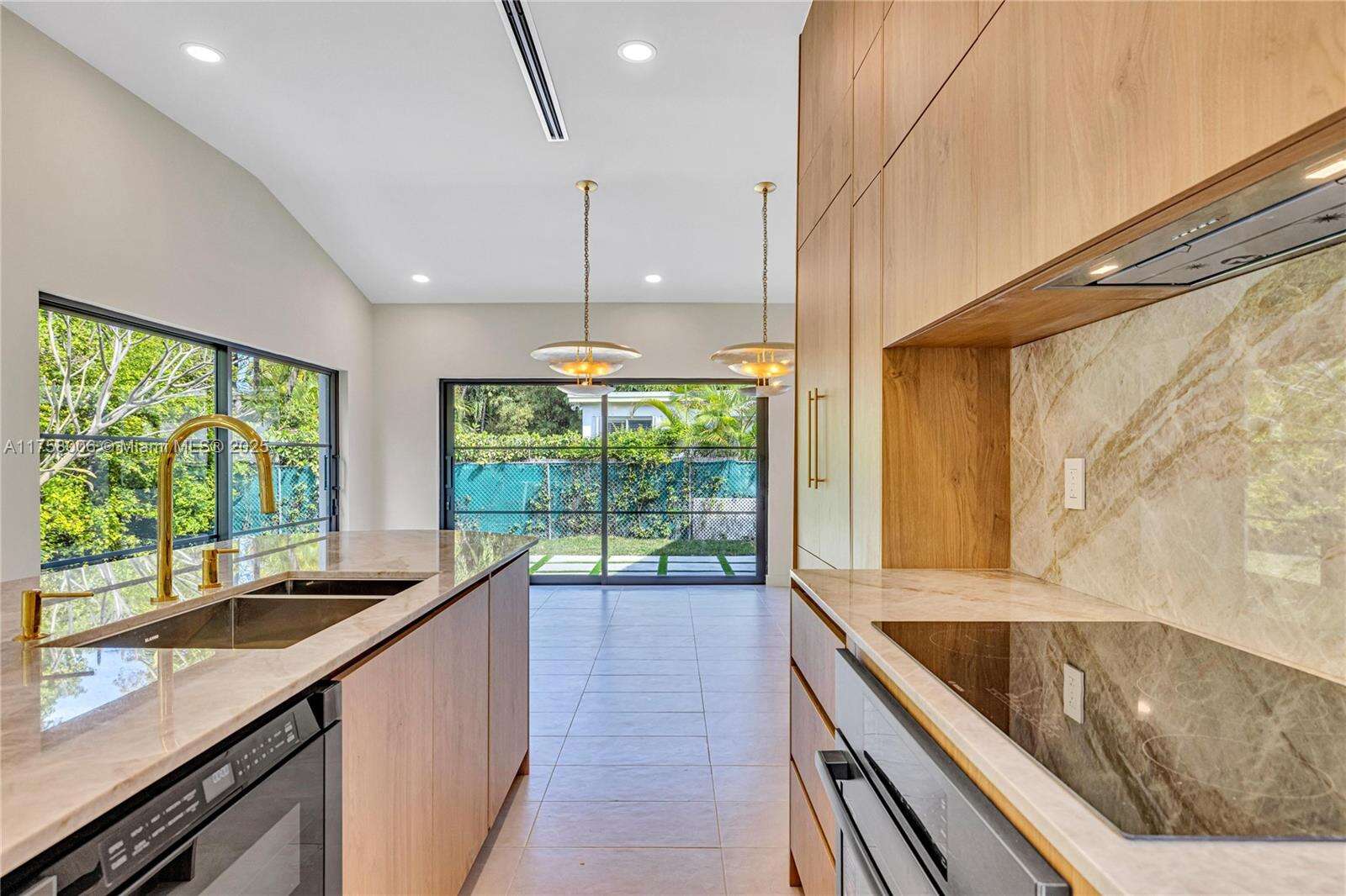 1323 Cleveland Rd, Miami Beach, FL 33141 | Picture 15