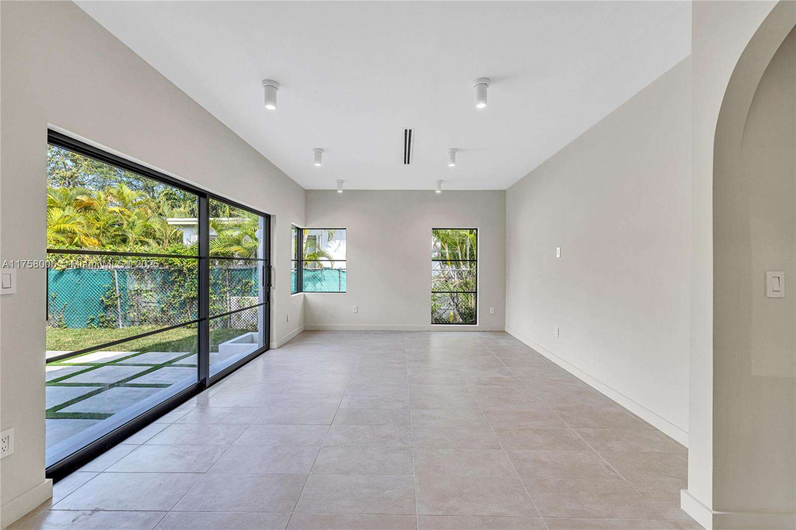 1323 Cleveland Rd, Miami Beach, FL 33141 | Picture 18