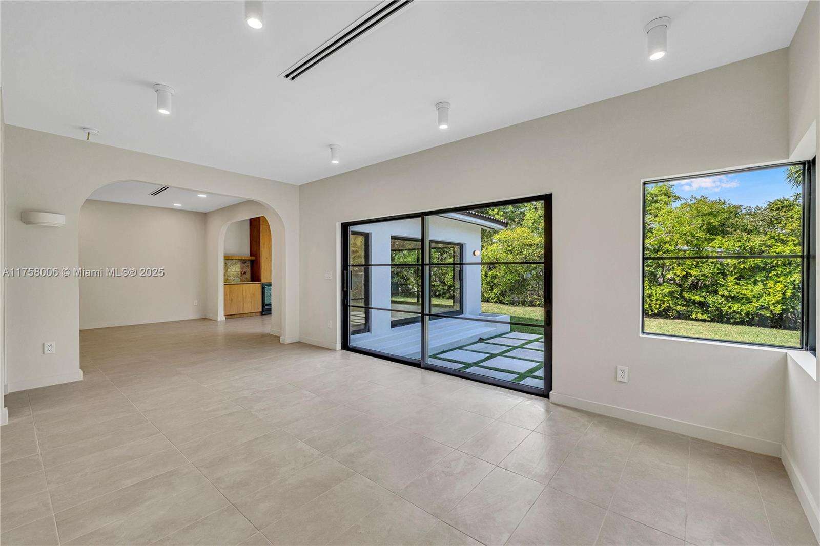 1323 Cleveland Rd, Miami Beach, FL 33141 | Picture 19