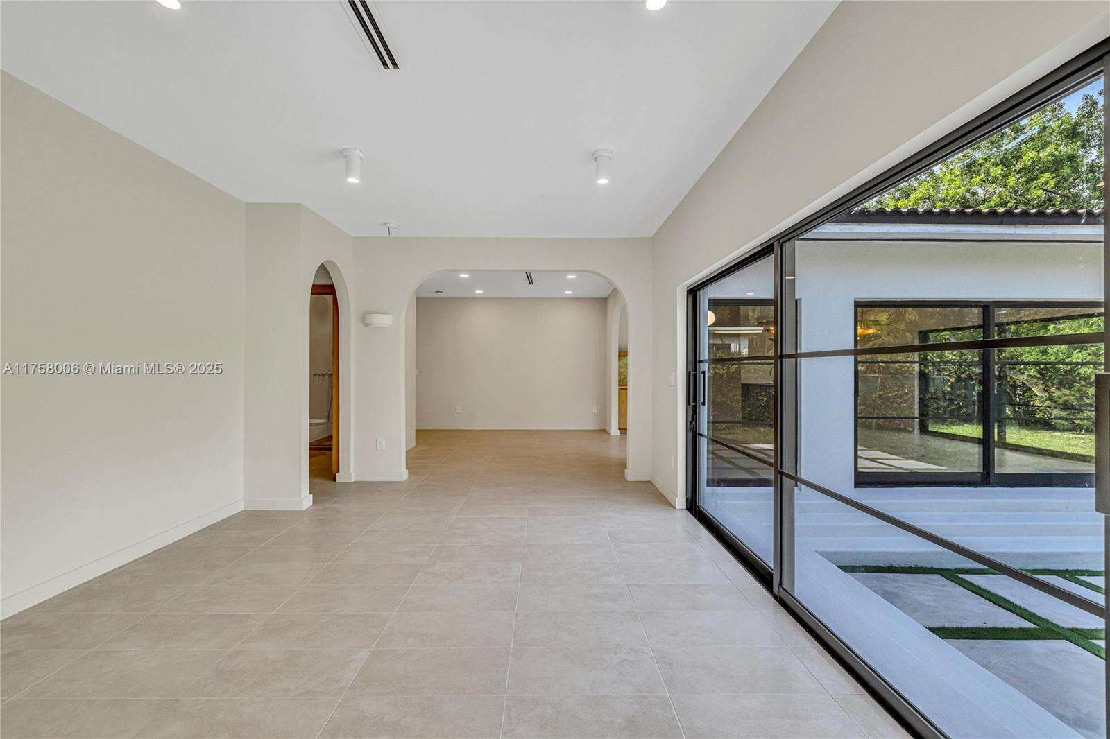 1323 Cleveland Rd, Miami Beach, FL 33141 | Picture 20