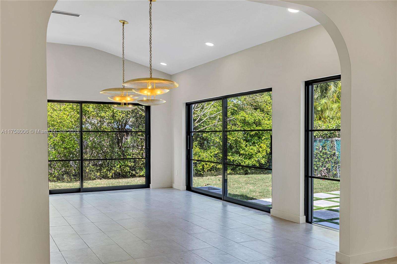 1323 Cleveland Rd, Miami Beach, FL 33141 | Picture 6