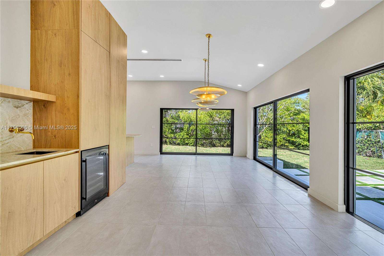 1323 Cleveland Rd, Miami Beach, FL 33141 | Picture 7