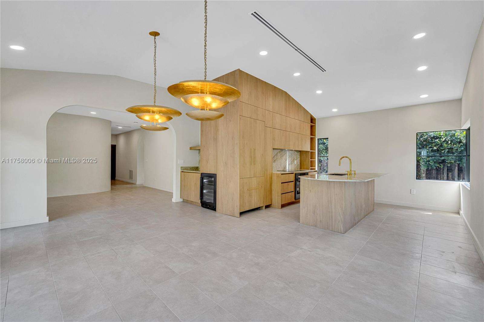 1323 Cleveland Rd, Miami Beach, FL 33141 | Picture 9