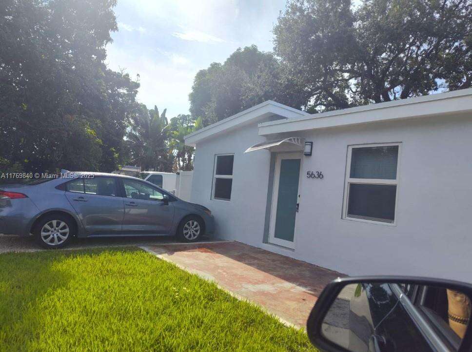 5636 Arthur St, Hollywood, FL 33021 | Picture 2