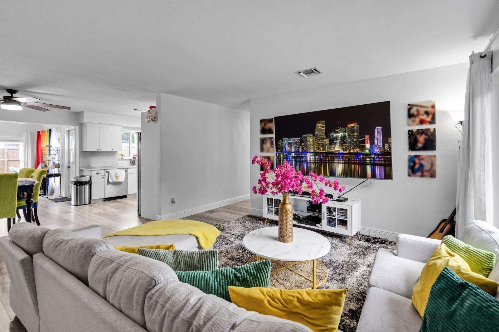 315 57th, Hollywood, FL 33023 - For Sale photo 18
