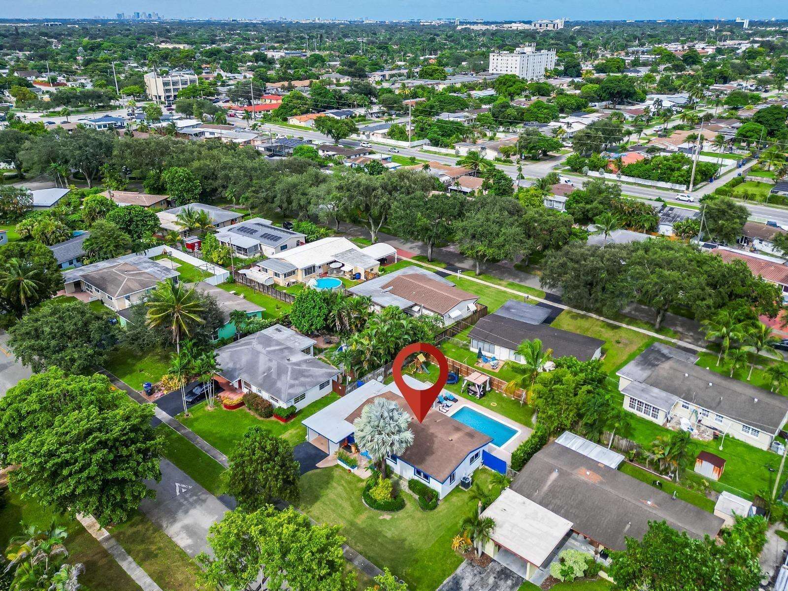 315 57th, Hollywood, FL 33023 - For Sale photo 5
